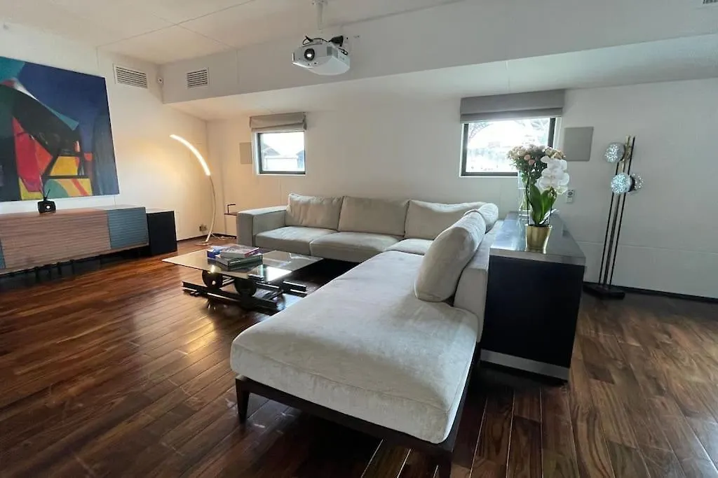 Apartment Mind-blowing Eiffel Tower Houseboat Paris
